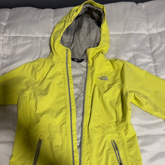 The North Face Women Rain Jacket Small Lime Color - Picture 1 of 3